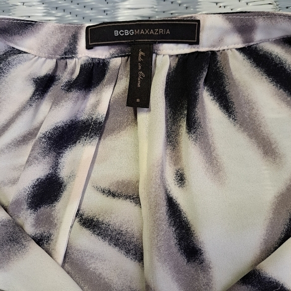 Bcbgmaxazria Ayanna Oversized Printed Top - Picture 6 of 10